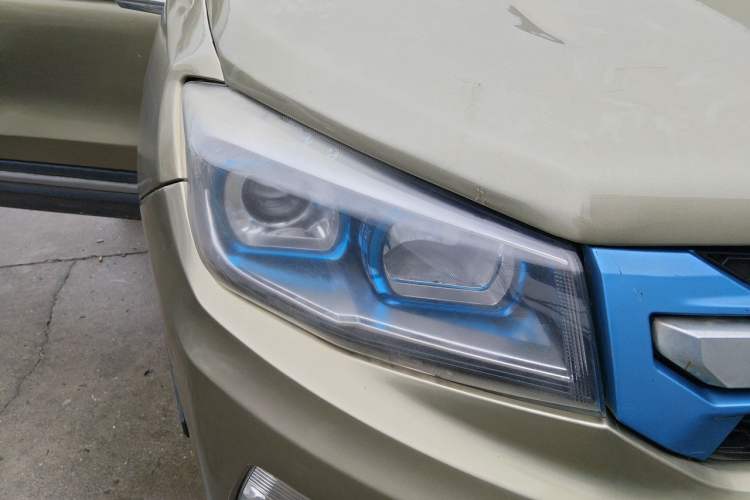 Used CHANGAN CS75 2014 2.0L Manual Luxury Version China V Standard Right Front Headlight