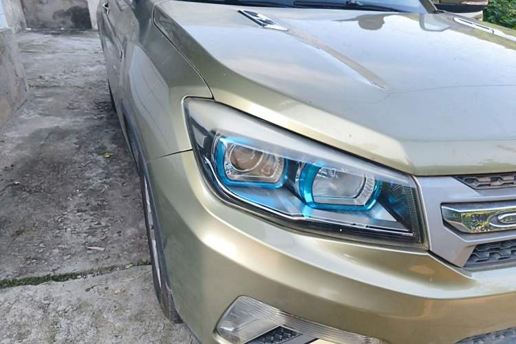 Used CHANGAN CS75 2014 1.8T Automatic Elite Model China IV Standard Right Front Headlight