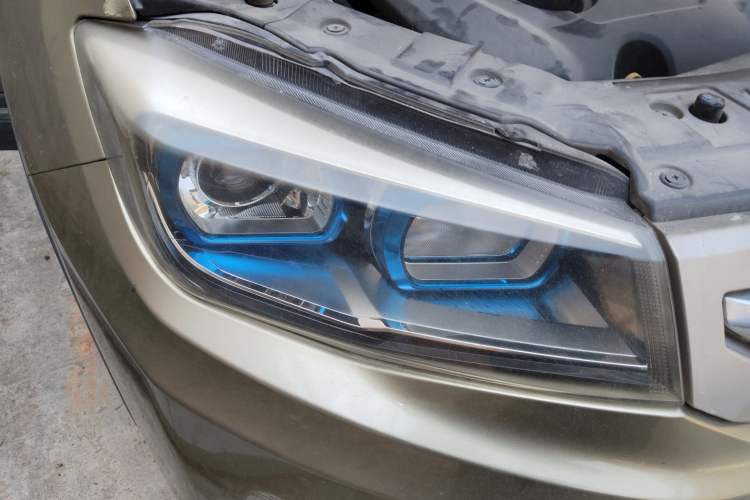 Used CHANGAN CS75 2014 2.0L Manual Luxury Version China IV Standard Right Front Headlight