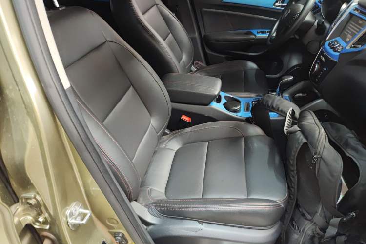 Used CHANGAN CS75 2014 1.8T Automatic Elite Model China IV Standard Right Front Seat