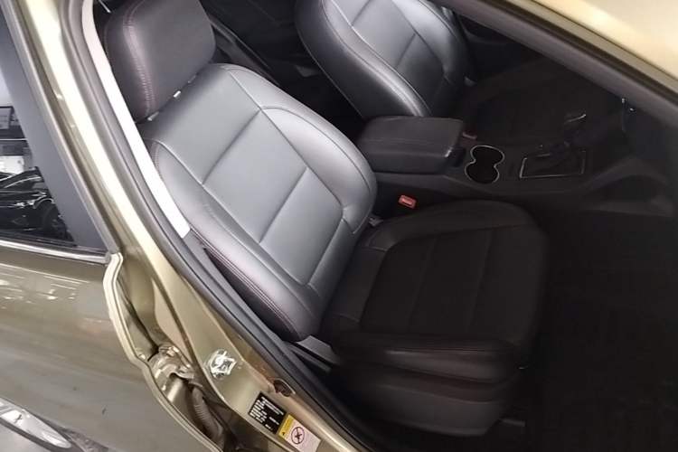 Used CHANGAN CS75 2014 1.8T Automatic Elite Model China IV Standard Right Front Seat
