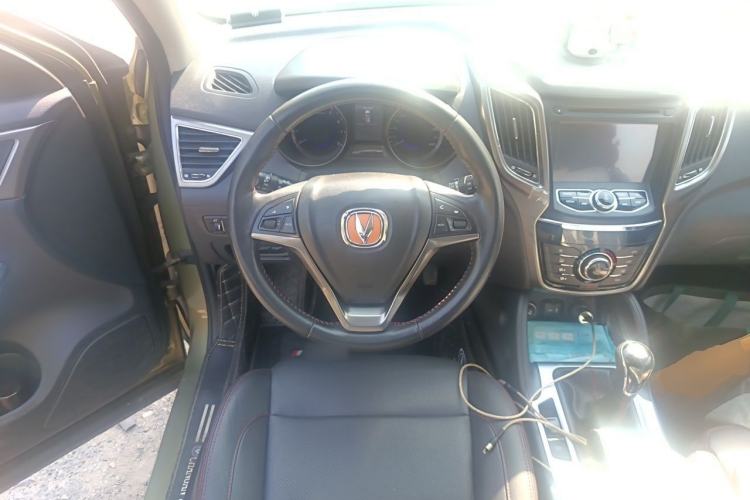 Used CHANGAN CS75 2014 2.0L Manual Leading Version China IV Standard Steering Wheel