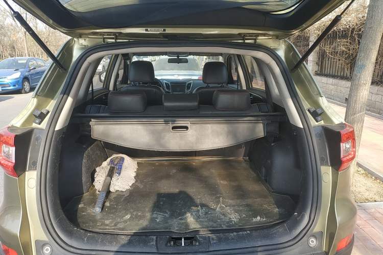 Used CHANGAN CS75 2014 1.8T Automatic Prestige Model China IV Standard Trunk