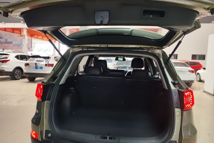 Used CHANGAN CS75 2014 1.8T Automatic Elite Model China IV Standard Trunk