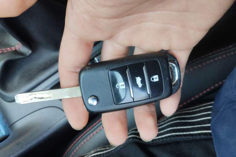 Used CHANGAN CS75 2014 2.0L Manual Luxury Version China IV Standard Vehicle Key