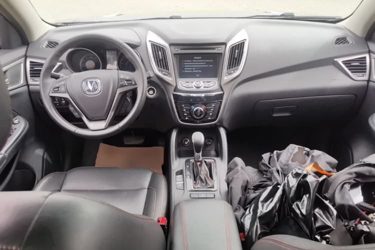Used CHANGAN CS75 2015 1.8T Automatic 4x4 Elite Model China V Standard Center Console