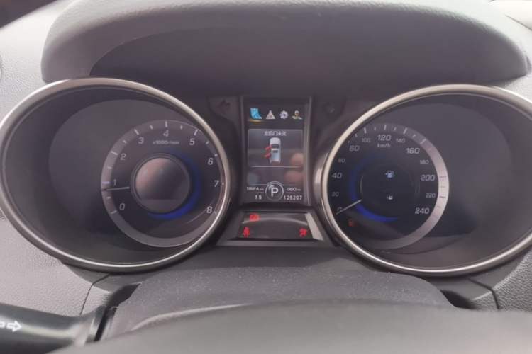 Used CHANGAN CS75 2015 1.8T Automatic 4x4 Elite Model China V Standard Instrument Cluster