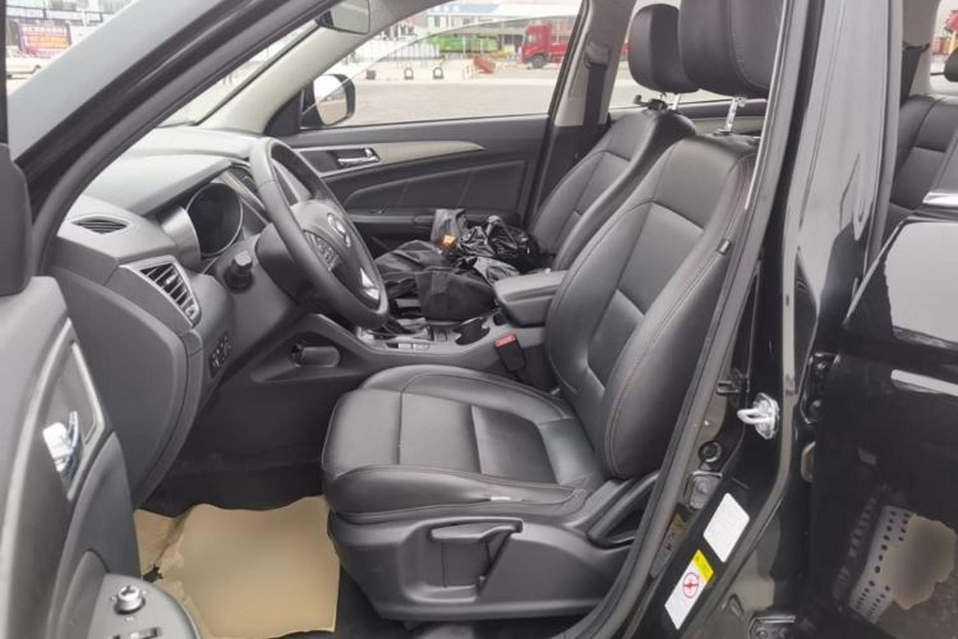 Used CHANGAN CS75 2015 1.8T Automatic 4x4 Elite Model China V Standard Left Front Seat