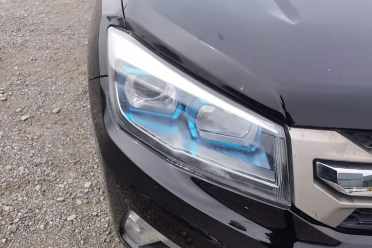 Used CHANGAN CS75 2015 1.8T Automatic 4x4 Elite Model China V Standard Right Front Headlight