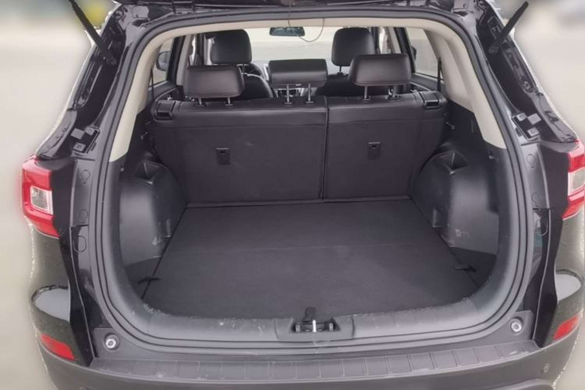 Used CHANGAN CS75 2015 1.8T Automatic 4x4 Elite Model China V Standard Trunk