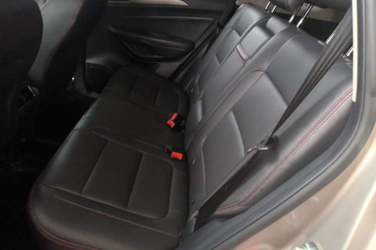 Used CHANGAN CS75 2015 1.8T Automatic All-Wheel Drive Elite Version China IV Standard Left Rear Seat