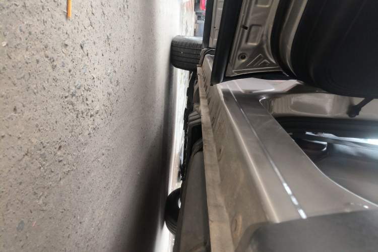Used CHANGAN CS75 2015 1.8T Automatic All-Wheel Drive Elite Version China IV Standard Left Side Sill