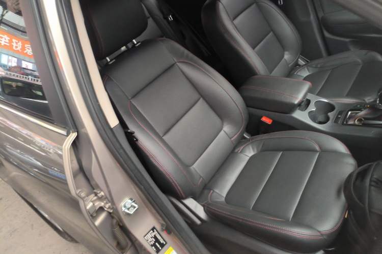Used CHANGAN CS75 2015 1.8T Automatic All-Wheel Drive Elite Version China IV Standard Right Front Seat