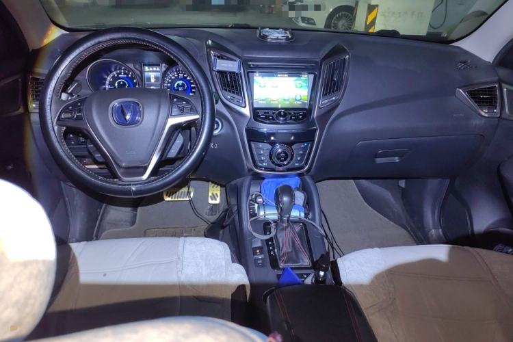 Used CHANGAN CS75 2015 1.8T Automatic 4x4 Prestige Model China V Emission Standard Center Console