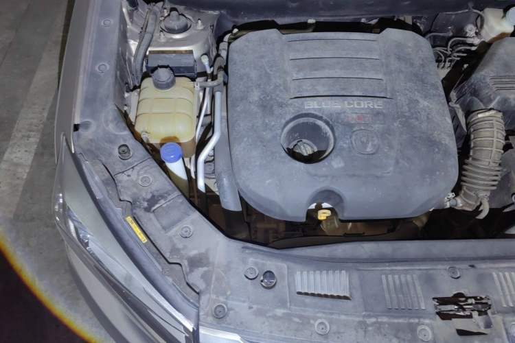 Used CHANGAN CS75 2015 1.8T Automatic 4x4 Prestige Model China V Emission Standard Engine Bay Right