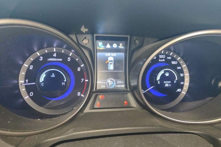 Used CHANGAN CS75 2015 1.8T Automatic All-Wheel Drive Elite Version China IV Standard Instrument Cluster