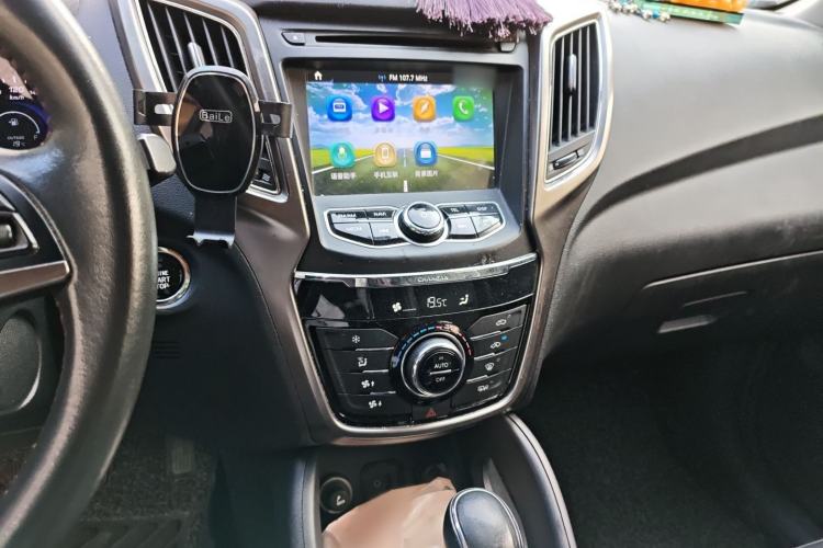 Used CHANGAN CS75 2015 1.8T Automatic 4x4 Prestige Model China V Emission Standard Audio And AC Panel