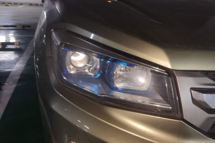Used CHANGAN CS75 2015 1.8T Automatic All-Wheel Drive Elite Version China IV Standard Exterior 6