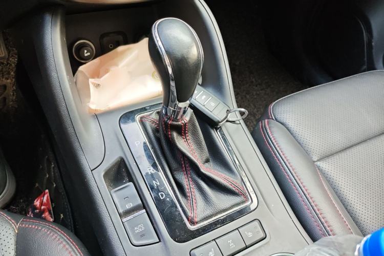 Used CHANGAN CS75 2015 1.8T Automatic 4x4 Prestige Model China V Emission Standard Gear Lever