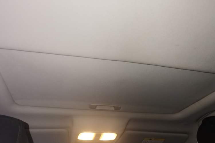 Used CHANGAN CS75 2015 1.8T Automatic All-Wheel Drive Elite Version China IV Standard Headliner