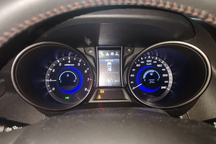 Used CHANGAN CS75 2015 1.8T Automatic All-Wheel Drive Elite Version China IV Standard Instrument Cluster