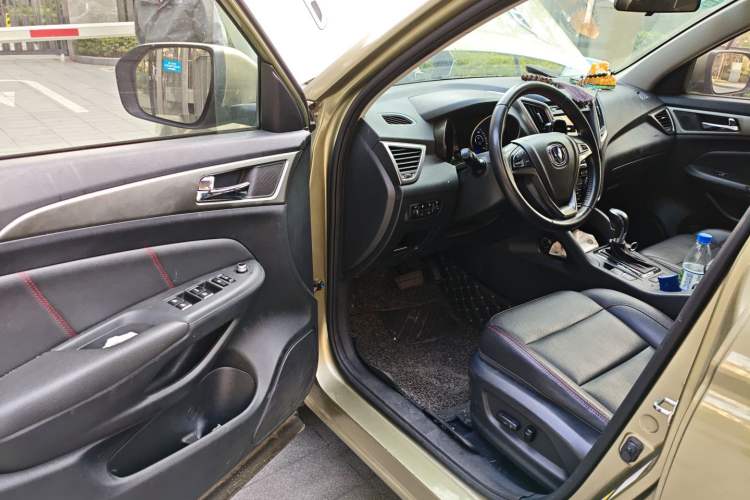 Used CHANGAN CS75 2015 1.8T Automatic 4x4 Prestige Model China V Emission Standard Interior 3