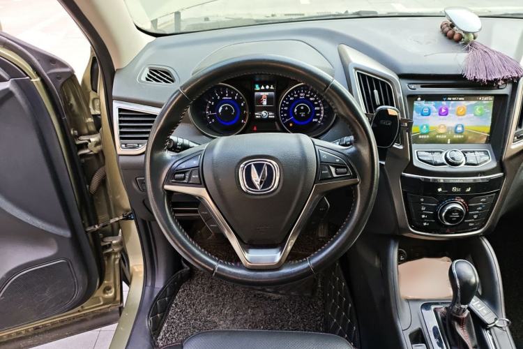 Used CHANGAN CS75 2015 1.8T Automatic 4x4 Prestige Model China V Emission Standard Steering Wheel