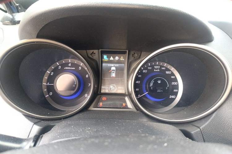 Used CHANGAN CS75 2015 1.8T Automatic 4x4 Elite Model China V Standard Instrument Cluster
