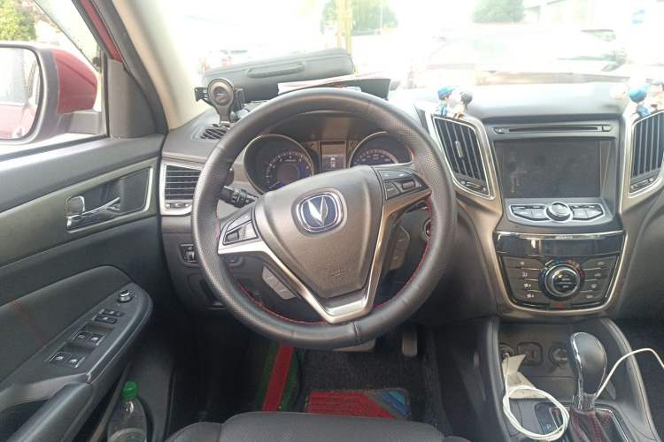 Used CHANGAN CS75 2015 1.8T Automatic 4x4 Elite Model China V Standard Steering Wheel
