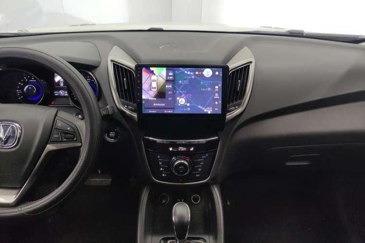 Used CHANGAN CS75 2015 1.8T Automatic 4x4 Prestige Model China IV Standard Audio And AC Panel