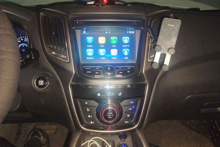 Used CHANGAN CS75 2015 1.8T Automatic 4x4 Elite Model China V Standard Audio And AC Panel