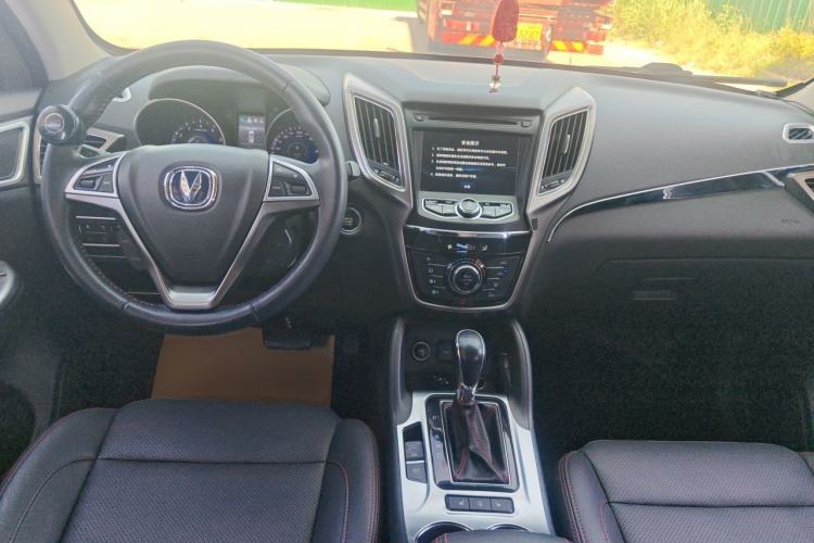 Used CHANGAN CS75 2015 1.8T Automatic 4x4 Prestige Model China V Emission Standard Center Console