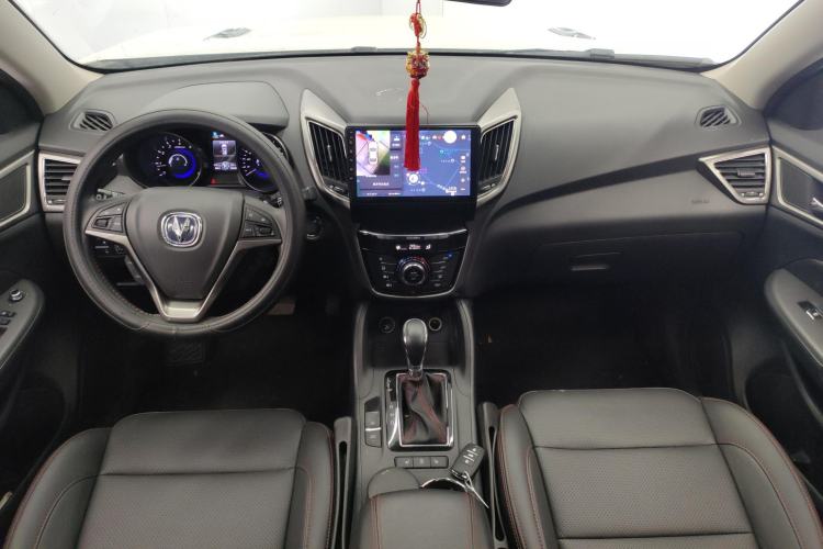 Used CHANGAN CS75 2015 1.8T Automatic 4x4 Prestige Model China IV Standard Center Console