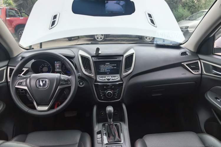 Used CHANGAN CS75 2015 1.8T Automatic All-Wheel Drive Elite Version China IV Standard Center Console