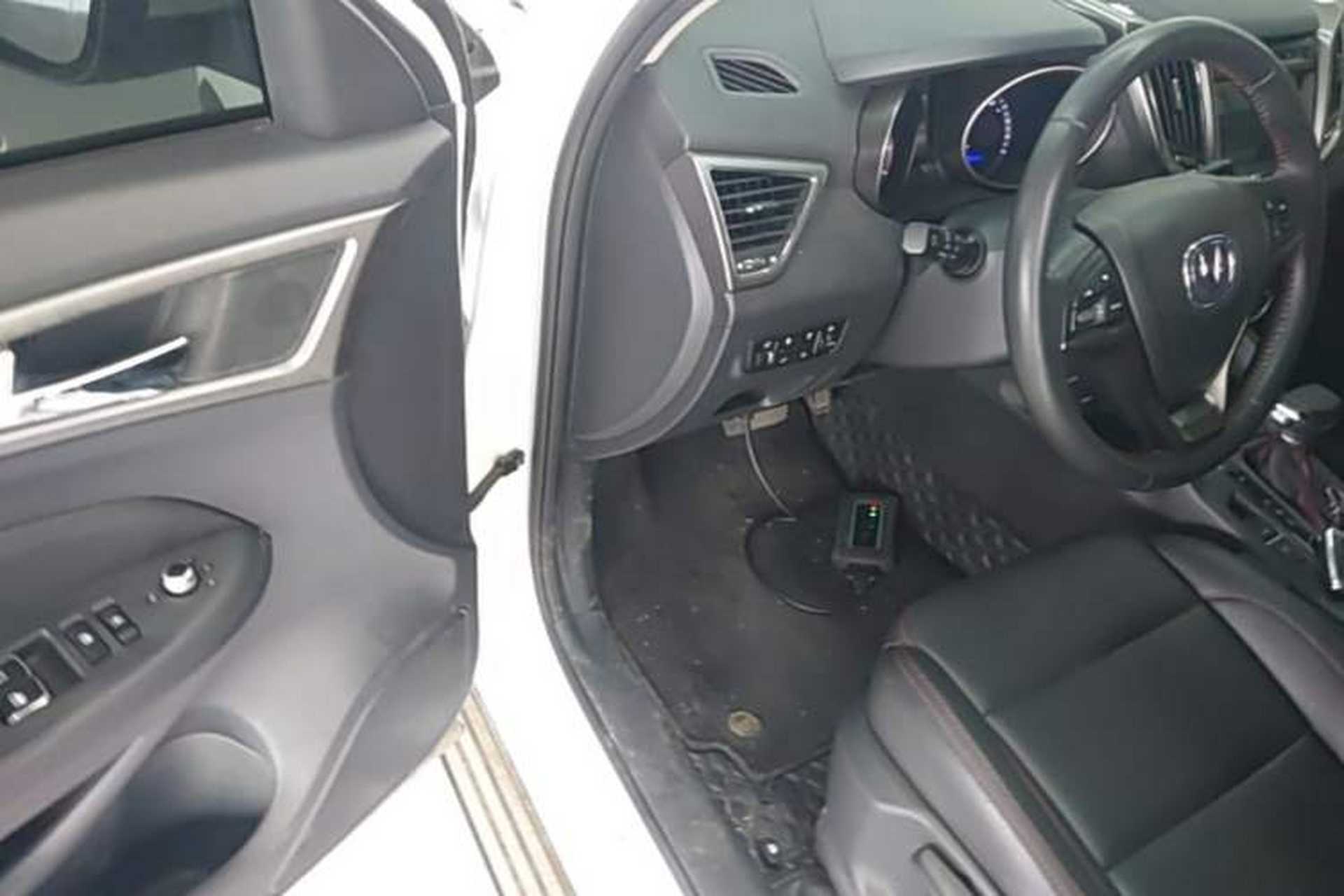 Used CHANGAN CS75 2015 1.8T Automatic All-Wheel Drive Elite Version China IV Standard Driver Seat