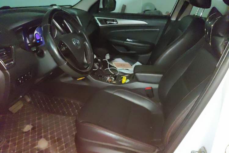 Used CHANGAN CS75 2015 1.8T Automatic 4x4 Prestige Model China V Emission Standard Driver Seat