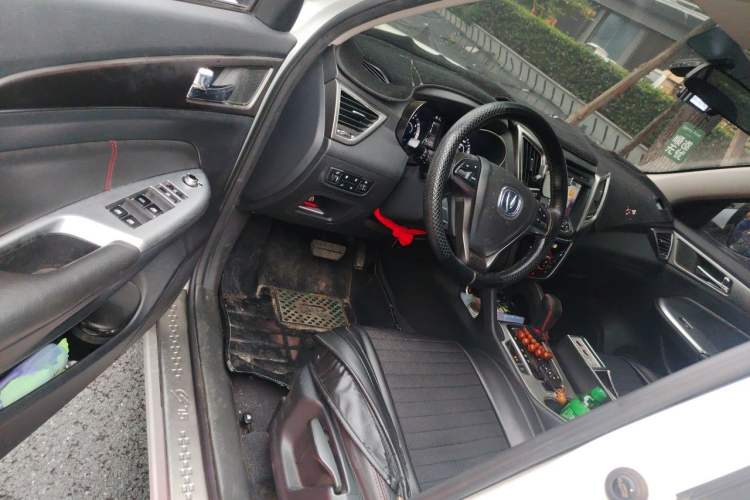 Used CHANGAN CS75 2015 1.8T Automatic 4x4 Elite Model China V Standard Driver Seat