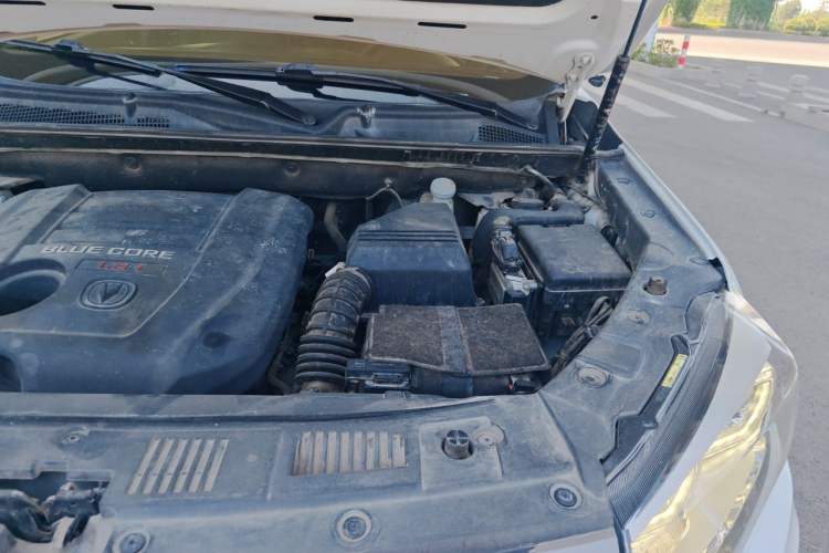 Used CHANGAN CS75 2015 1.8T Automatic 4x4 Prestige Model China V Emission Standard Engine Bay Left