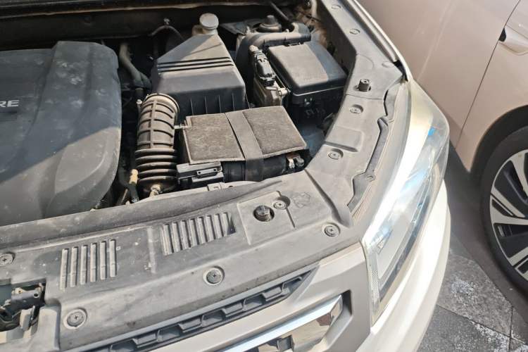 Used CHANGAN CS75 2015 1.8T Automatic 4x4 Elite Model China V Standard Engine Bay Left