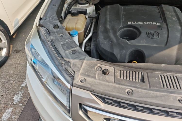 Used CHANGAN CS75 2015 1.8T Automatic 4x4 Elite Model China V Standard Engine Bay Right