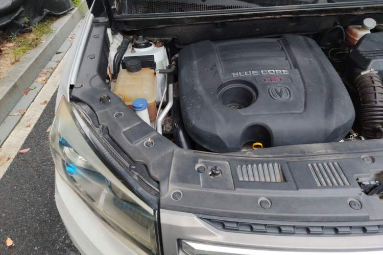 Used CHANGAN CS75 2015 1.8T Automatic 4x4 Elite Model China V Standard Engine Bay Right