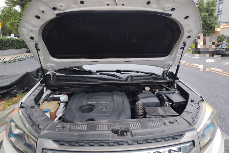 Used CHANGAN CS75 2015 1.8T Automatic 4x4 Elite Model China V Standard Engine Bay