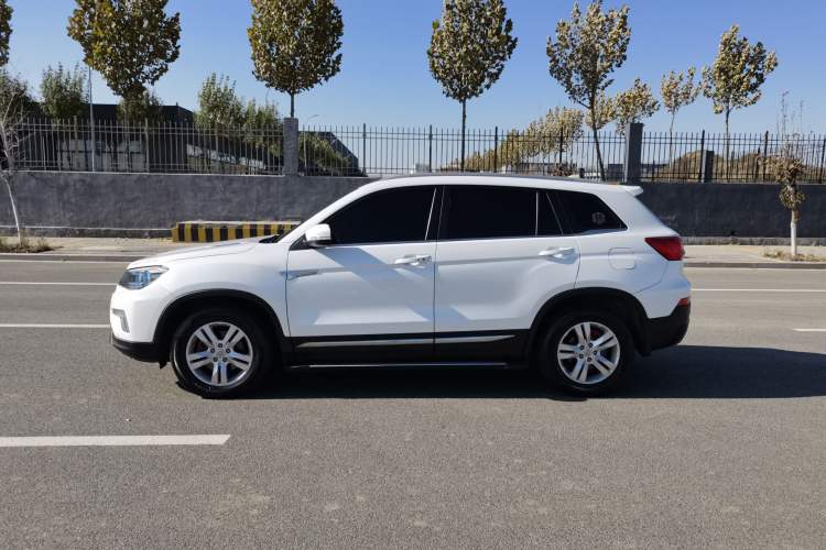 Used CHANGAN CS75 2015 1.8T Automatic All-Wheel Drive Elite Version China IV Standard Exterior 3