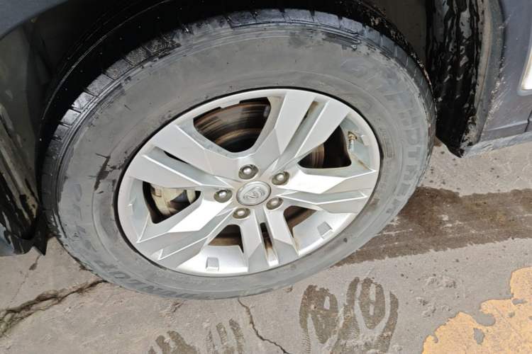 Used CHANGAN CS75 2015 1.8T Automatic All-Wheel Drive Elite Version China IV Standard Exterior 4