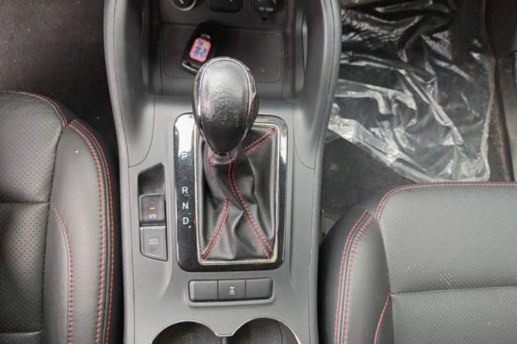 Used CHANGAN CS75 2015 1.8T Automatic All-Wheel Drive Elite Version China IV Standard Gear Lever