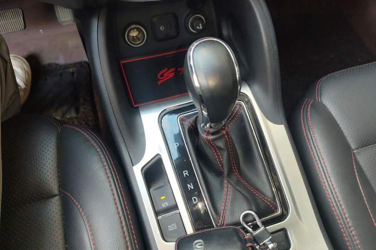 Used CHANGAN CS75 2015 1.8T Automatic 4x4 Prestige Model China V Emission Standard Gear Lever