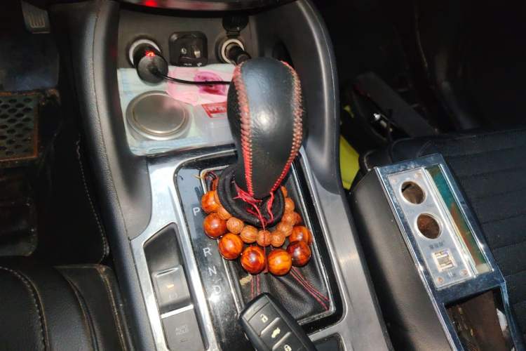 Used CHANGAN CS75 2015 1.8T Automatic 4x4 Elite Model China V Standard Gear Lever