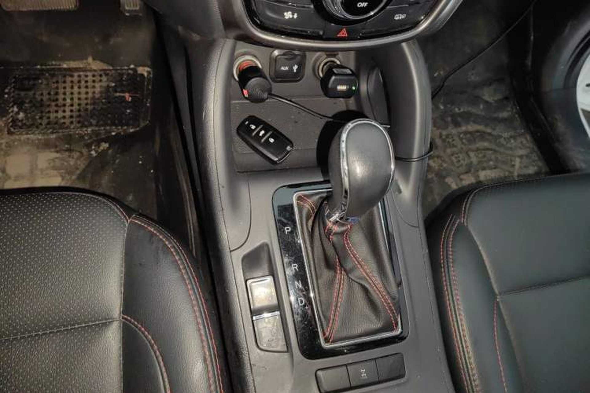 Used CHANGAN CS75 2015 1.8T Automatic All-Wheel Drive Elite Version China IV Standard Gear Lever