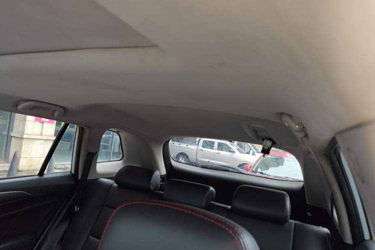 Used CHANGAN CS75 2015 1.8T Automatic All-Wheel Drive Elite Version China IV Standard Headliner