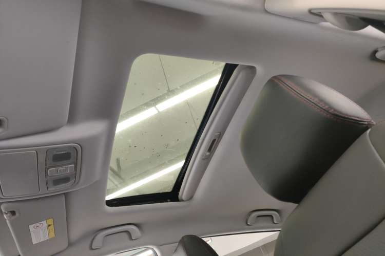 Used CHANGAN CS75 2015 1.8T Automatic 4x4 Prestige Model China IV Standard Headliner